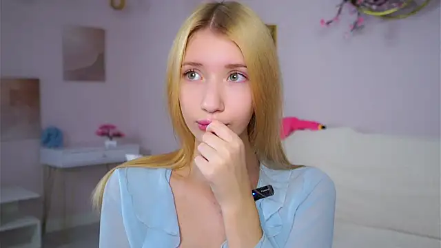 SunnivaCovil's Live XXX Chat