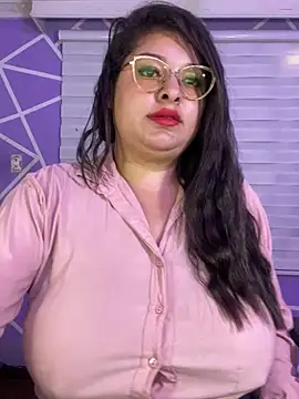 MiiaaJoness' Webcam Show