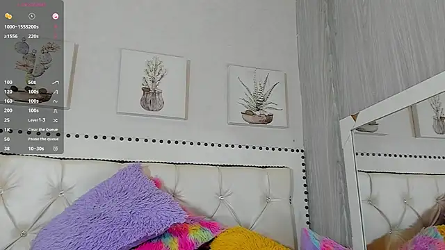 Luciaoregon's Webcam Show