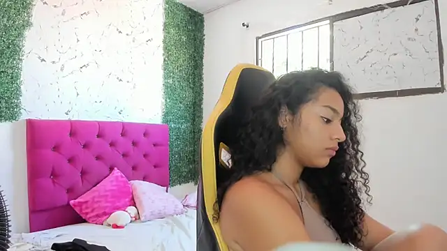 emily_stars1 webkamerás műsora