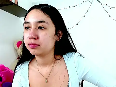 SiennaLorens Adlı Modelin Canlı XXX Sohbeti