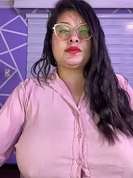 MiiaaJoness' Live XXX Chat