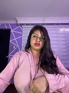 MiiaaJoness – Naživo XXX chat