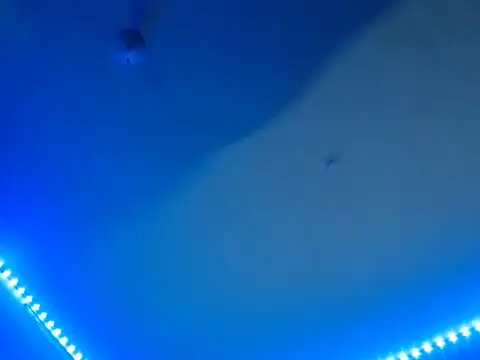 Show modela betrayed_garbage na web-kameri