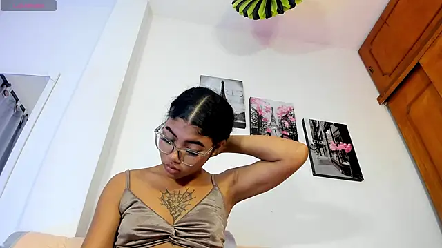 PauleteW10 live XXX chat