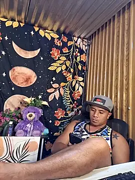 Felix_Asher Adlı Modelin Canlı XXX Sohbeti