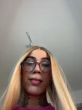 Chatroom XXX en direct de miss_tatiana_