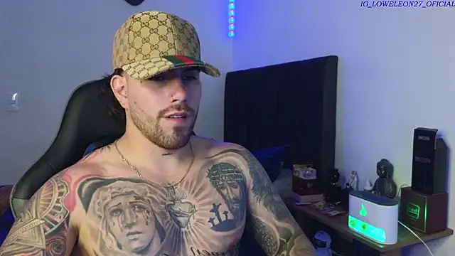 Ades_Lowe's Live XXX Chat