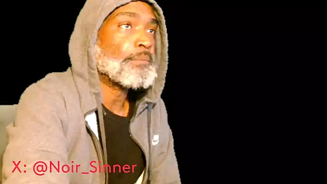 sinnernoir: διαδικτυακό σόου στην κάμερα