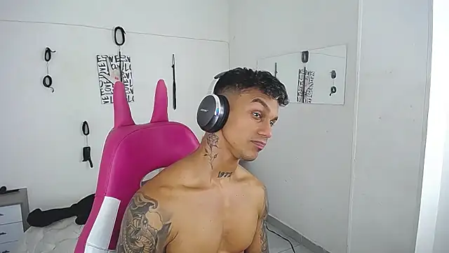 Chatroom XXX en direct de Leonard_Price