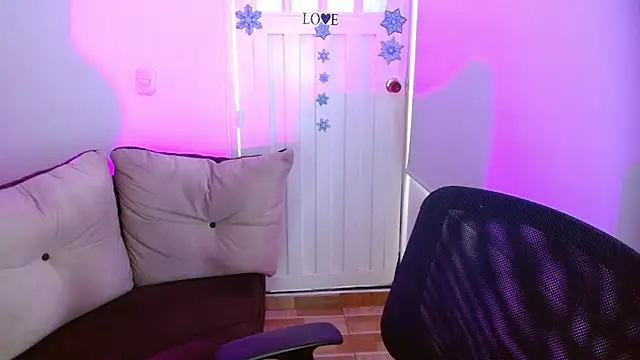 milfroussen Live XXX chat