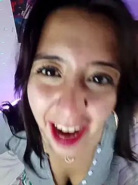 Chat +18 de Catti_Brie ao vivo