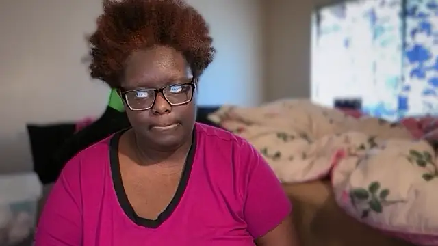 -Yagurlwest's Live XXX Chat