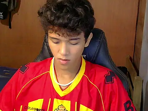 Chatroom XXX en direct de hugekenbigcock