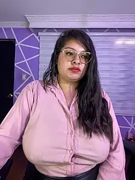 MiiaaJoness' Live XXX Chat