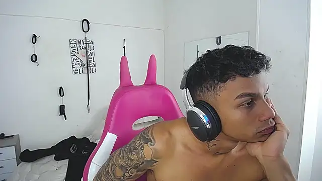 Webkamerová show Leonard_Price