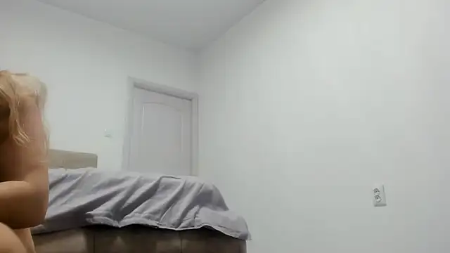 XXX chat uživo modela Hottalicia2