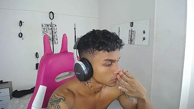 Leonard_Price 在線直播表演