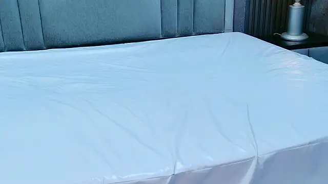 ZoeKrug Live XXX Chat