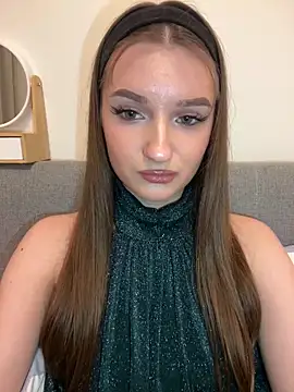 Chat +18 de AdelinaEmber ao vivo