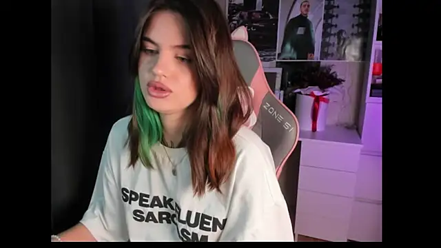 NikkieKitty 即時 XXX 聊天