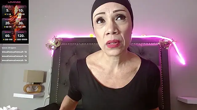 CharlotteLemke Chat XXX in diretta