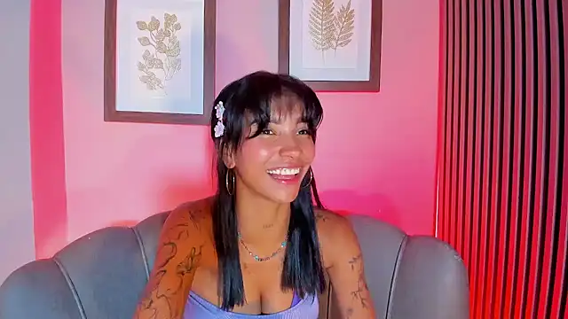 LauraAristizabal's Live XXX Chat