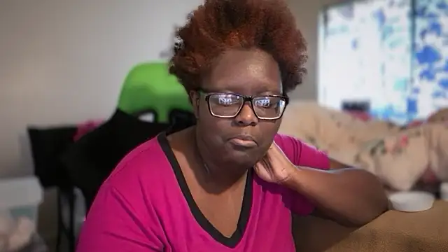 -Yagurlwest Chat XXX in diretta