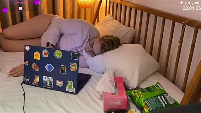 XXX chat uživo modela JacyWinslat