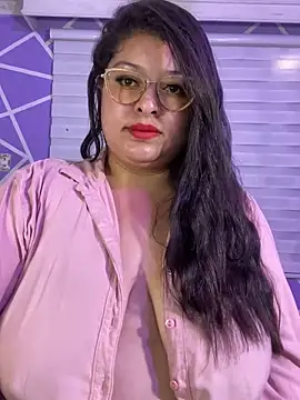 MiiaaJoness' Webcam Show