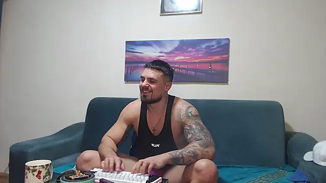 Tiberius_hunk live XXX chat