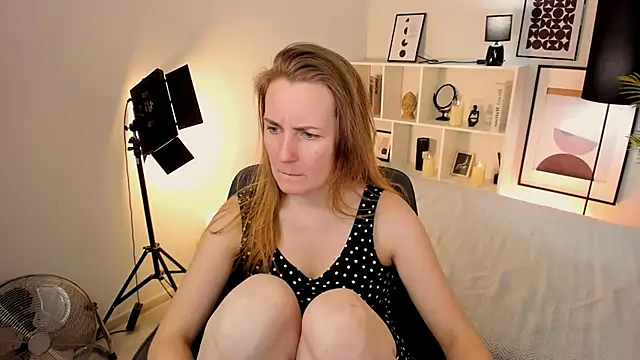 XXX chat uživo modela MeggySun