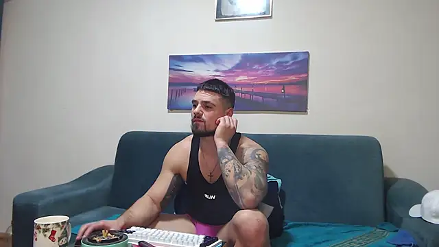 XXX chat uživo modela Tiberius_hunk