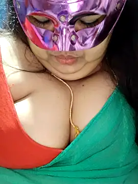 tamilthanushri's Live XXX Chat