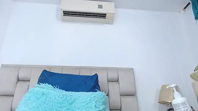 Ambar-Collins69's Live XXX Chat