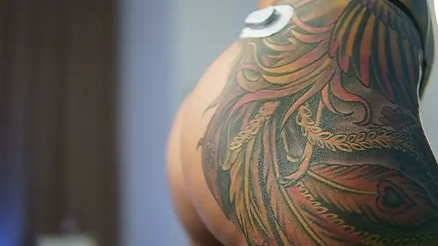 TiffanyMaze élő XXX-chatje