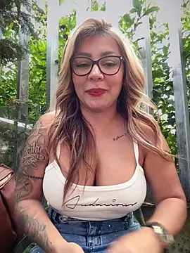 DIANITA_1988's Live XXX Chat