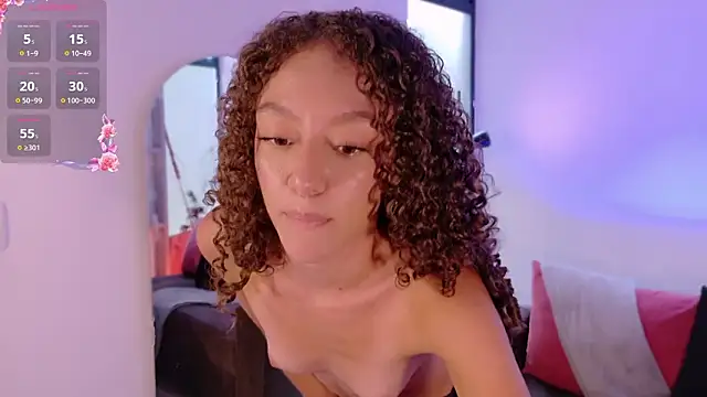 Онлайн чат XXX ChloeMoreti