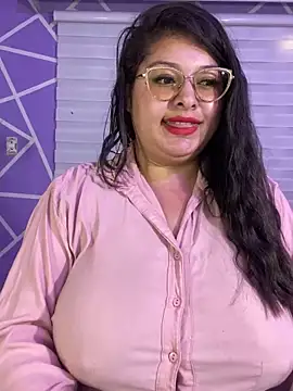 MiiaaJoness' Live XXX Chat