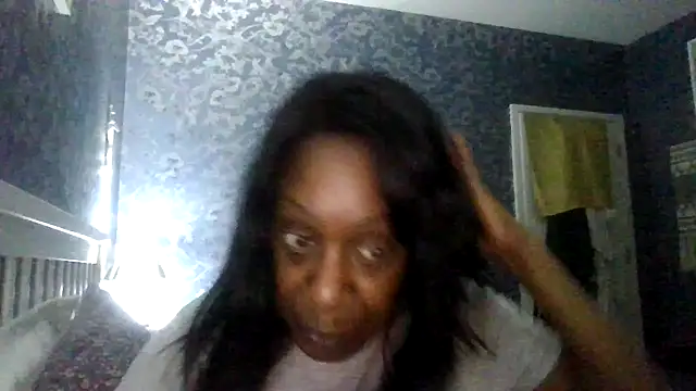 Chat +18 de Ebony-SultryX ao vivo