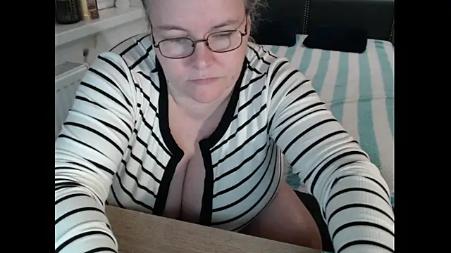 Sweetboobs Adlı Modelin Web Kamerası Şovu