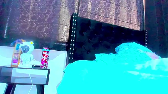 amareto_queen's Live XXX Chat