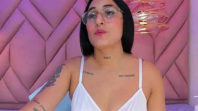 Chat XXX en directo de Ibbie_drastic