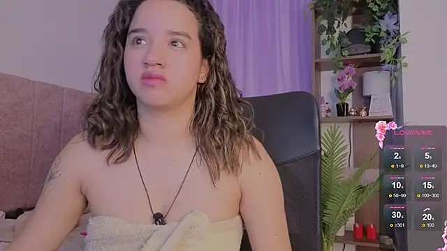 emilyrouxe élő XXX-chatje