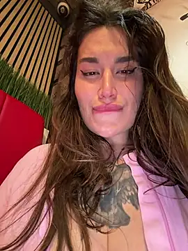 TattooGirlAlia: απευθείας συνομιλία ΧΧΧ