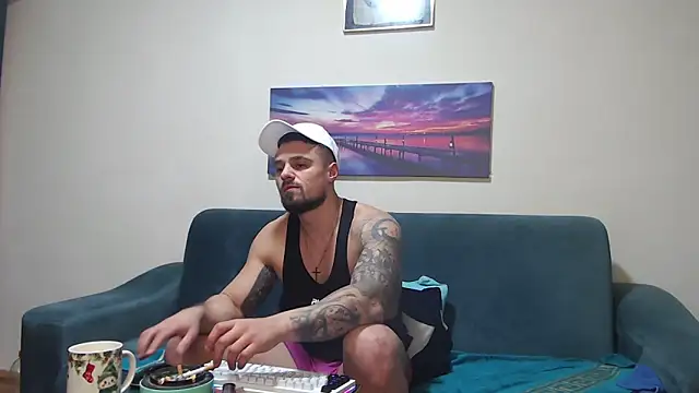 Tiberius_hunk's Live XXX Chat