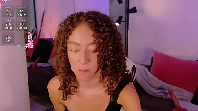 ChloeMoreti's Live XXX Chat