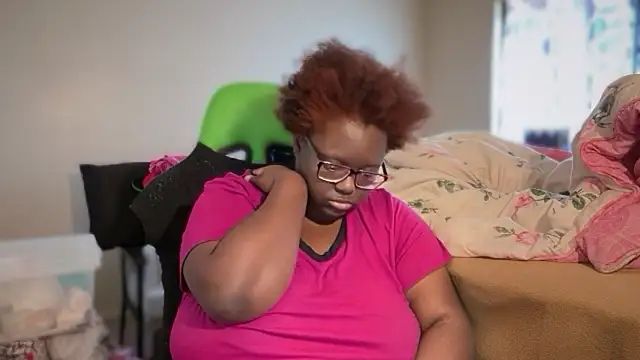 -Yagurlwest: онлайн-секс-чат