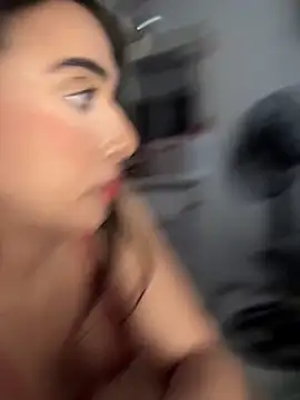 kiaraglam2's Live XXX Chat