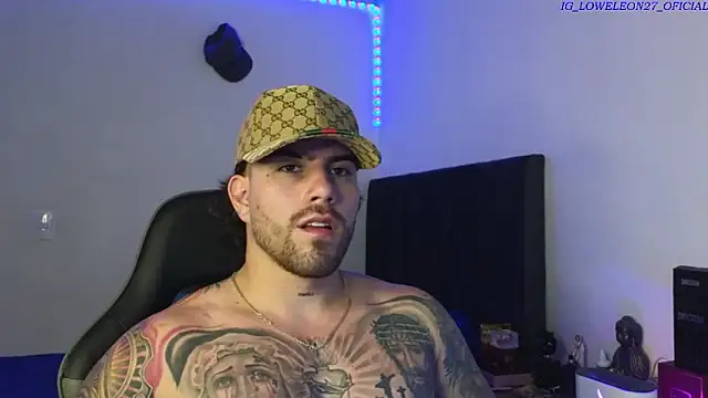 Ades_Lowe Adlı Modelin Web Kamerası Şovu